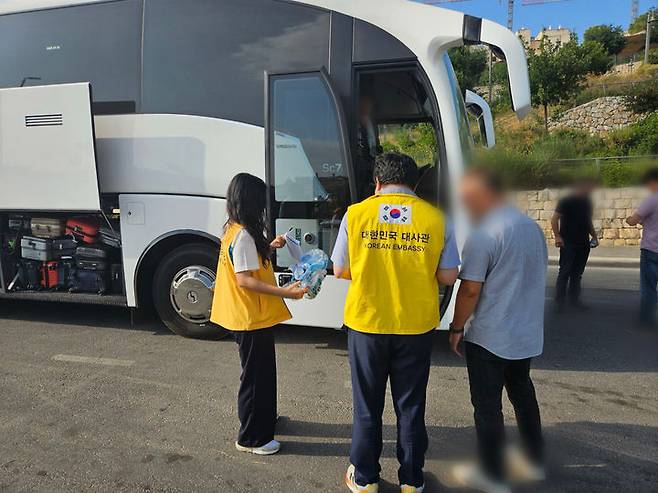 [서울=뉴시스] 외교부는 이스라엘 체류 우리 국민과 동포 45명이 육로를 통해 이집트로 대피했다고 23일 밝혔다. (사진=외교부 제공) 2025.06.23 *재판매 및 DB 금지