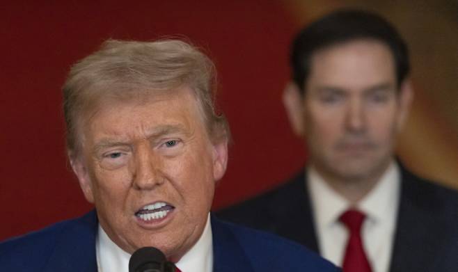 트럼프 미국 대통령이 지난 21일(현지시간) 백악관에서 이란 핵시설 공습에 대해 대국민 담화를 하고 있다. 연합뉴스