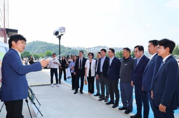 지난 17일 현장점검을 실시한 서울시의회 주택공간위원회(위원장 김태수)