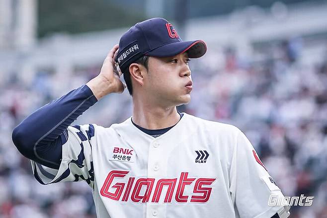 ▲ 윤성빈은 올해 최고 158km의 강속구를 던지며 최고 유망주의 그 명성을 되살리고 있다 ⓒ롯데자이언츠