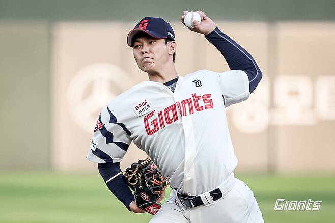 ▲ 지난해보다 구속이 급성장하며 혜성처럼 등장한 좌완 홍민기 ⓒ롯데 자이언츠