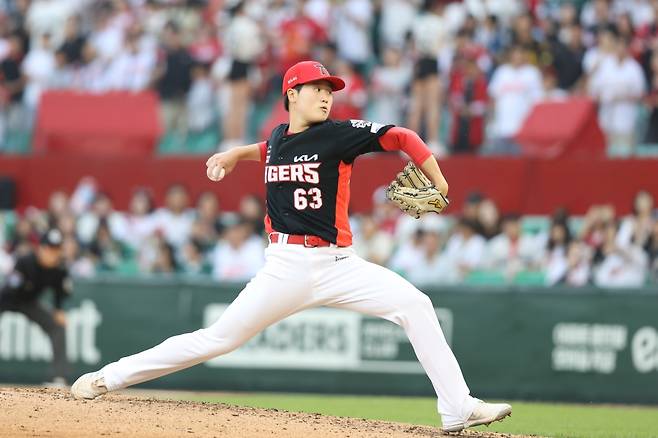 KIA 타이거즈 투수 이호민이 22일 SSG전에서 역투하고 있다. /사진=KIA 타이거즈 제공