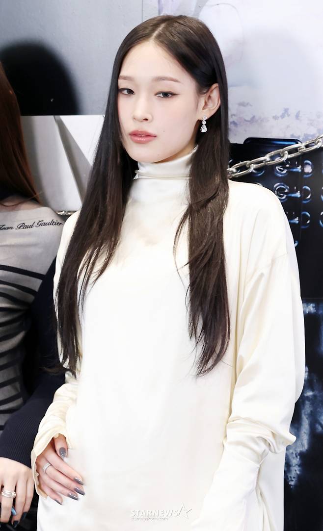 그룹 올데이 프로젝트 애니가 23일 서울 강남구의 한 팝업스토어에서 진행된 데뷔 기념 포토콜 행사에서 포즈를 취하고 있다. /2025.06.23 /사진=김휘선 hwijpg@