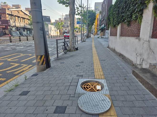 추락방지시설이 설치된 하수 맨홀 [서울 도봉구 제공. 재판매 및 DB 금지]