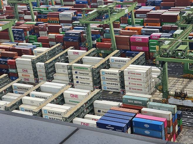 지난 17일 싱가포르 ‘파시르 판장 터미널’ 야드에 컨테이너가 쌓여 있는 모습.(사진=김은경 기자)