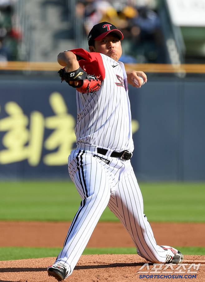 22일 잠실구장에서 열린 LG 트윈스와 두산 베어스의 경기. LG 송승기가 역투하고 있다. 잠실=박재만 기자 pjm@sportschosun.com/2025.06.22/