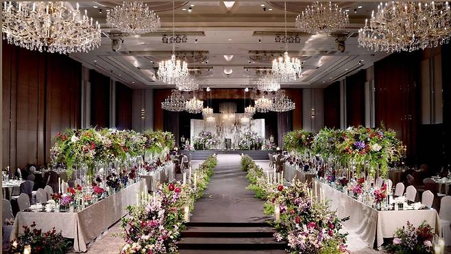롯데호텔월드 크리스탈볼룸홀 전경. 사진=롯데호텔월드 홈페이지 캡처