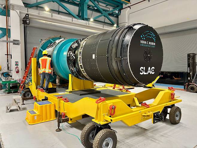 루빈 천문대에 설치된 LSST 카메라./한국천문연구원