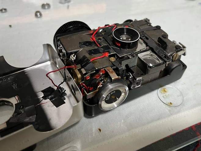 7b9ff107b1f6198223eaf3e5409c701e942e7987712b6ad0e5ebedcec0e21edfb4526698b4db250bdca055007ed0d36895ad5527e2