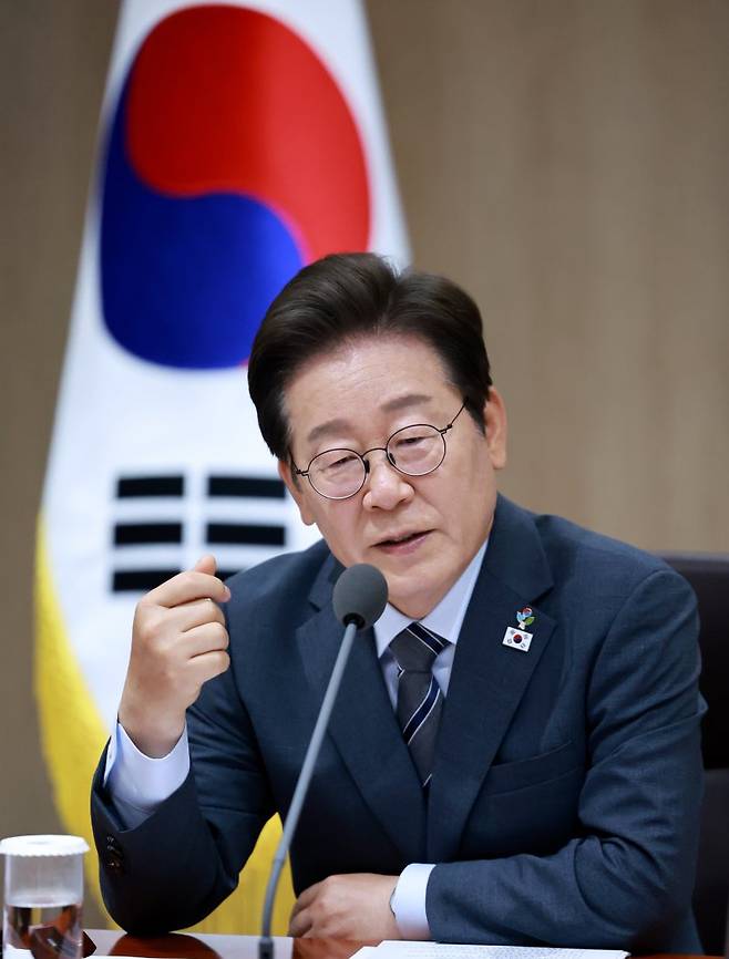 이재명 대통령이 24일 서울 용산 대통령실 청사에서 열린 국무회의를 주재하며 발언하고 있다. 사진=연합뉴스