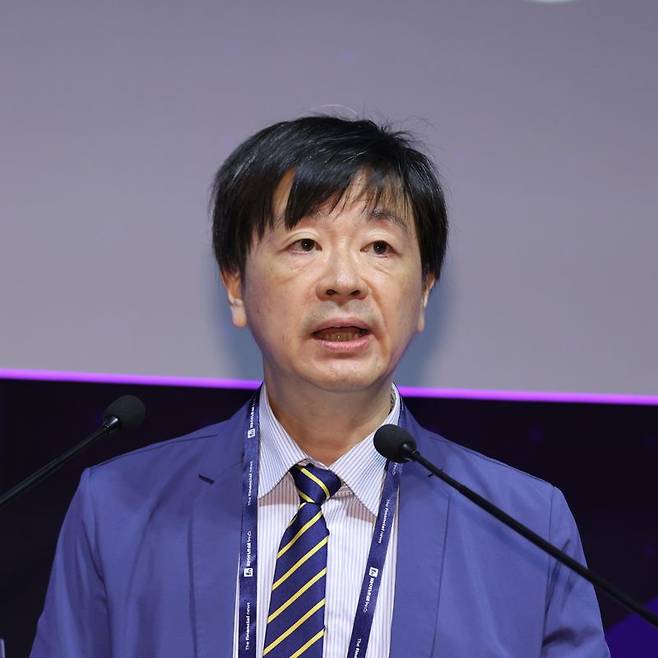 파이낸셜뉴스와 특허청이 공동주최하는 제15회 국제지식재산보호컨퍼런스가 24일 서울 웨스틴 조선호텔 그랜드볼룸에서 열려 스기미츠 카즈나리 일본 가나자와공업대학교 교수가 기조강연을 하고 있다. 사진=서동일 기자