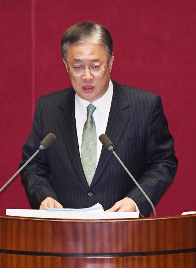 유성엽 전 국회의원이 민주통합모임 원내대표였던 2020년 2월 20일 국회 본회의에서 교섭단체대표연설을 하고 있다. 한국일보 자료 사진