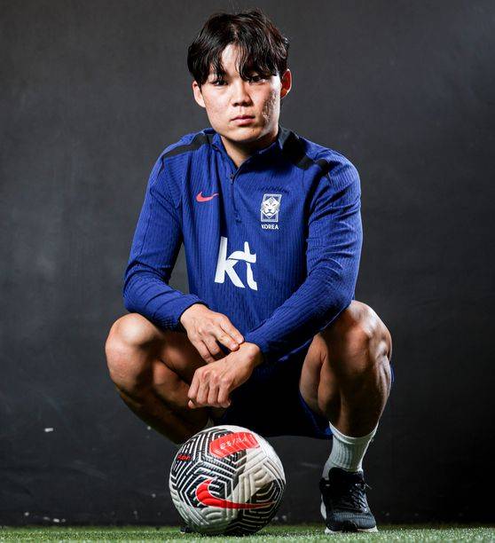 오는 26일 벨기에로 출국하는 축구대표팀 오현규는 2주 남짓한 짧은 휴식기에도 새 시즌 대비 개인 훈련으로 스케줄표를 꽉 채웠다. 김경록 기자