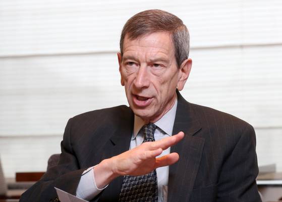 로버트 아인혼 전 미국 국무부 비확산ㆍ군축담당 특보. 중앙포토