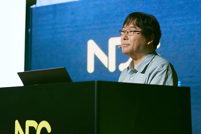 박용현 넥슨코리아 부사장 겸 넥슨게임즈 대표가 24일 경기 성남시 경기창조경제혁신센터에서 열린 넥슨개발자콘퍼런스에서 기조강연을 하고 있다. 넥슨 제공