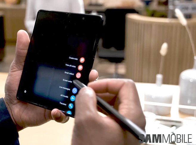 [사진출처=샘모바일 캡처]