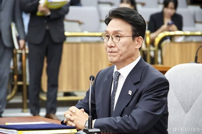 김민석 국무총리 후보자가 24일 서울 여의도 국회에서 열린 인사청문회에 앞서 자리에 앉아있다. 2025.06.24. /사진=뉴시스 /사진=김금보