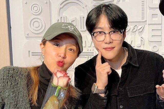 그룹 코요태 신지와 가수 문원/MBC 표준FM '싱글벙글쇼' 인스타그램