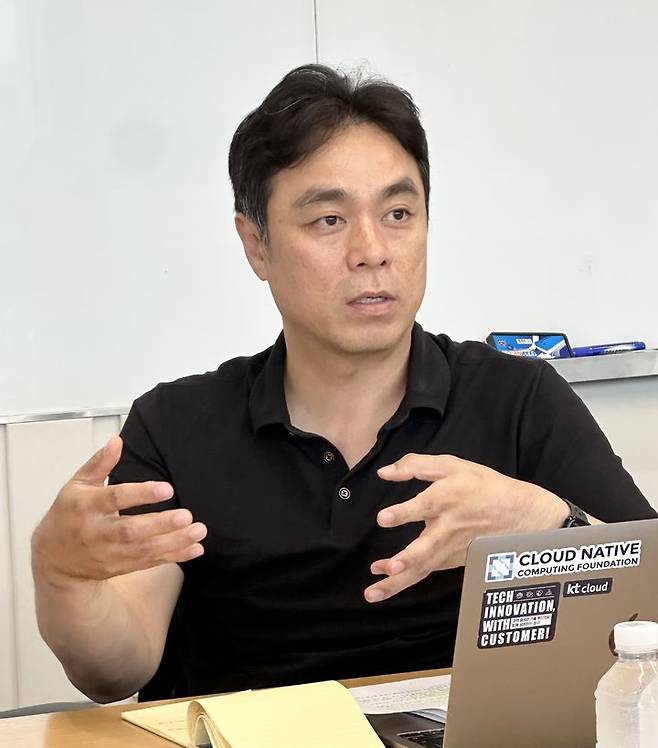 최지웅 한국클라우드산업협회장이 24일 서울 강남구 KT클라우드 회의실에서 열린 간담회에서 발언하고 있다(사진=협회 제공) *재판매 및 DB 금지