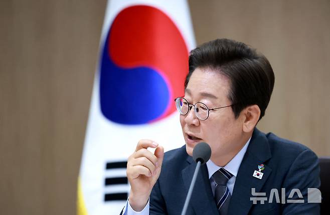 [서울=뉴시스] 고범준 기자 = 이재명 대통령이 24일 서울 용산 대통령실 청사에서 열린 국무회의에서 발언하고 있는 모습. (대통령실통신사진기자단) 2025.06.24. bjko@newsis.com