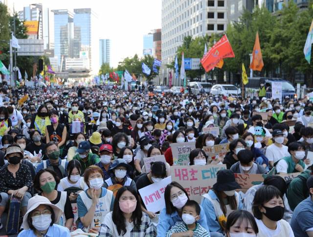 ▲2022년 9월 24일 서울 시청역,숭례문 인근에 3만5000명(주최 측 추산)이 모여 '기후정의행진'을 진행했다. 환경단체 뿐만 아니라 농민,노동자, 장애인 등 400여 개가 넘는 단체가 행진에 참여했다. ⓒ프레시안