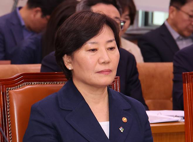 송미령 농림축산식품부 장관이 지난 23일 오후 서울 여의도 국회에서 열린 농림축산식품해양수산위원회 전체회의에 참석하고 있다. 뉴시스