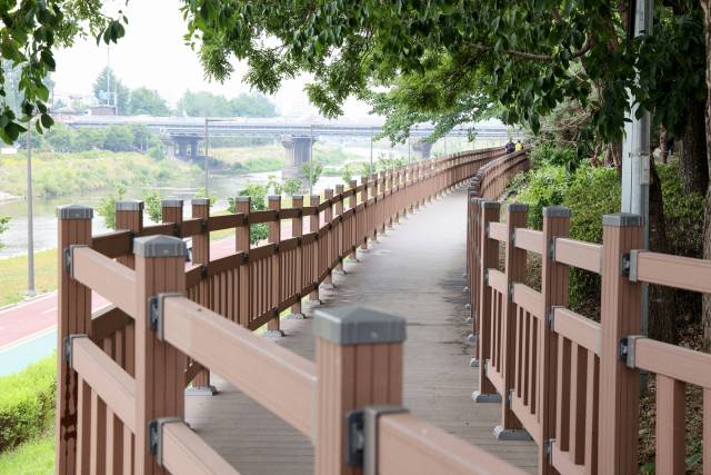 중랑천 데크길. 사진제공=도봉구