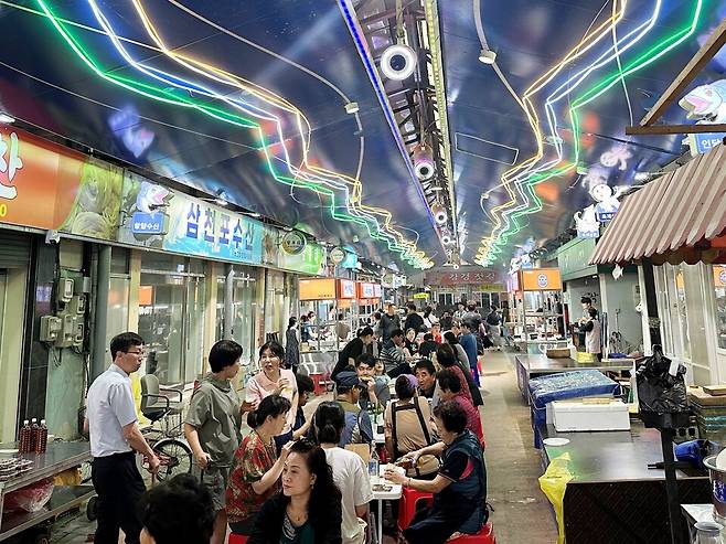 지난 21일 지리산함양시장에 열린 '한들미(味)니포차'의 전경 ⓒ함양군