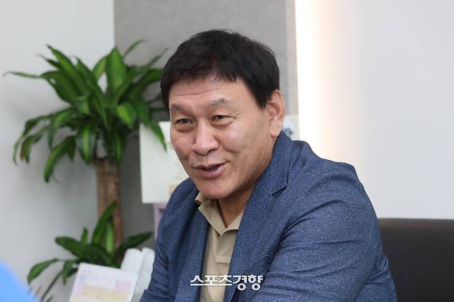 이준희 대한씨름협회장이 18일 서울 송파구 올림픽회관에서 경향신문과 인터뷰하고 있다. 2025.6.18. 정지윤 선임기자