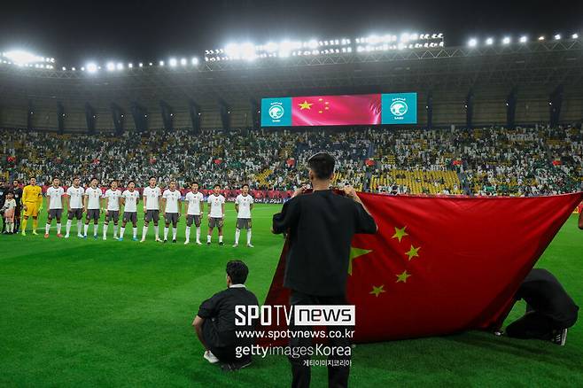 ▲ 중국은 이번에도 월드컵 진출에 실패했다. 지난 10일 충칭에서 펼친 아시아지역 3차예선 최종전에서 바레인을 꺾고 유종의 미는 거뒀으나, 목표 달성으로 이어지지 않았다. 상위 1~2위에 주어지는 월드컵 본선 직행 티켓은 일찌감치 놓친 가운데 플레이오프 격인 4차예선에 나설 조 3~4위 진입에도 실패했다. 그저 조 최하위 탈출에 만족해야 했다.