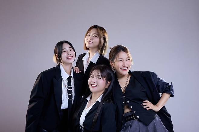 여성 보컬 그룹 ‘손이지유’