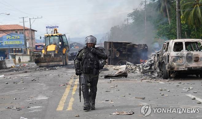 22일(현지시간) 도로 순찰하는 파나마 경찰관 [창구이놀라 AFP=연합뉴스. 재판매 및 DB 금지]