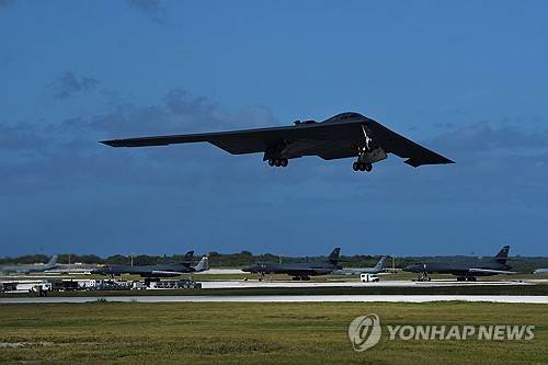 미 공군 B-2 폭격기 [미 공군 제공. 로이터=연합뉴스 자료사진. 재판매 및 DB 금지]