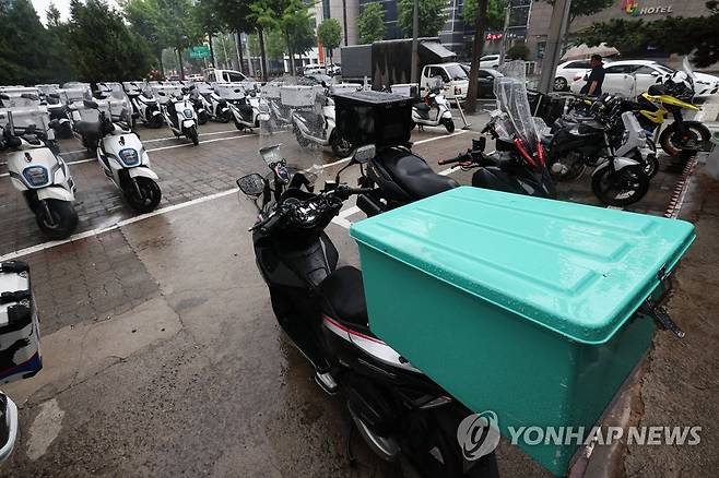 배달용 오토바이 [연합뉴스 자료 사진]