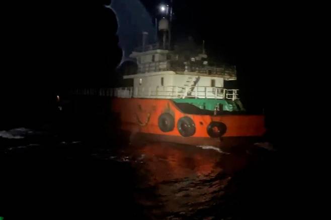 도주하는 외국 선박 [서해5도 특별경비단 제공. 재판매 및 DB 금지]