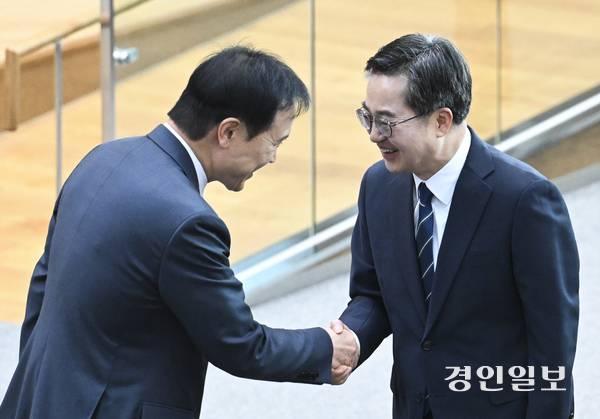 12일 오전 경기도의회 본회의장에서 제384회 정례회 제3차 본회의가 열리고 있다. 2025.6.12 /이지훈기자 jhlee@kyeongin.com
