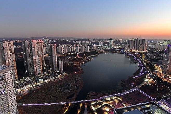 광교신도시 야경. 사진=수원시