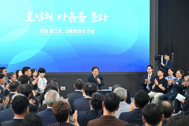 이재명 대통령이 25일 광주시 동구 국립아시아문화전당 국제회의실에서 열린 ‘광주군공항 및 호남권 발전 토론회’에서 발언하고 있다.
/최현배 기자choi@kwangju.co.kr