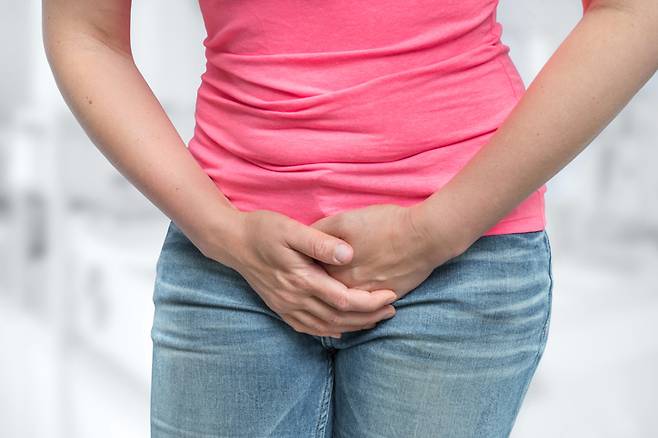 부산의료원 이경미 과장(비뇨의학과)은 "흔히 짐작하는 것과 달리 요실금은 다양한 양상과 원인이 존재하는 복합 질환에 가깝다"면서 "복압성, 절박성, 복합성 등 유형에 따라 진단과 치료를 정교하게 맞춰야 한다"고 했다. [사진=게티이미지뱅크]