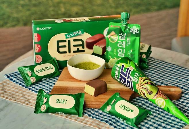 롯데웰푸드 말차맛 빙과 신제품 3종 연출 이미지. /롯데웰푸드 제공