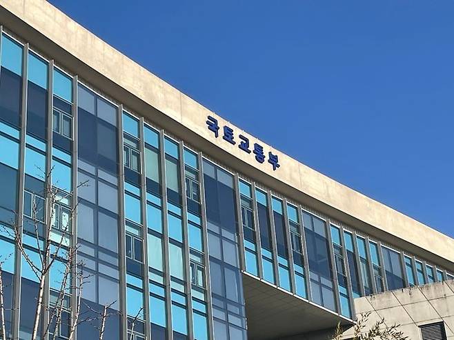 국토교통부가 오는 26일 오후 3시 서울에서 백원국 제2차관, 철도업계 대표, 관계자 등 총 400여명이 참석한 가운데 ‘2025 철도의 날’ 기념식을 개최한다고 25일 밝혔다.ⓒ데일리안 DB