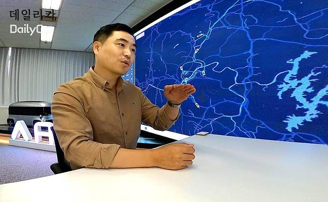 오토노머스 에이투지 한지형 대표