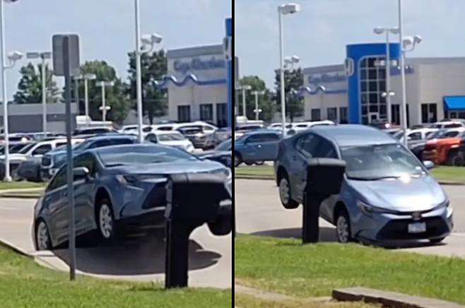 지난 22일(현지시간) 미국 미주리주의 한 도로가 팽창하면서 그 위를 지나던 차량이 붕 떠오른 모습. 사진=앨버트 블랙웰 스토리풀