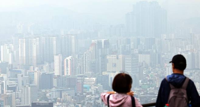 남산에서 바라본 서울 아파트의 모습. 뉴시스