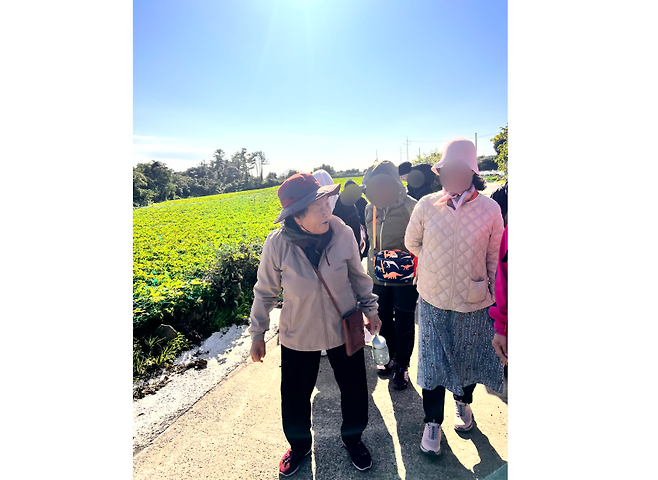 4·3해설하는 하는 홍춘호 할머니(사진, 사단법인 제주다크투어)