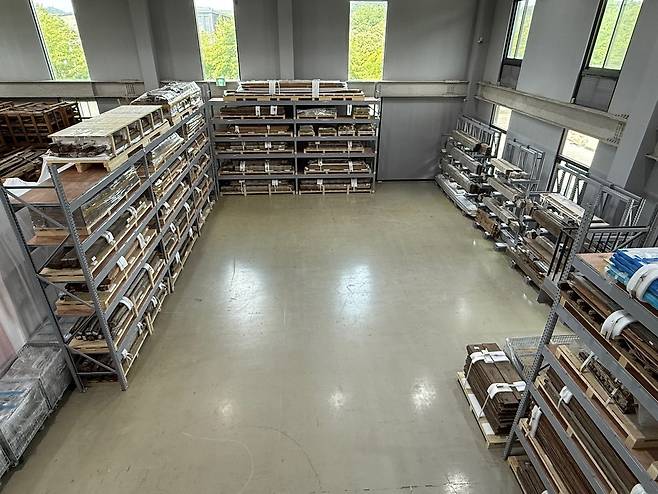 The disassembled parts of the Gwanwoldang Shrine are stored at the Korea Foundation for the Traditional Architecture and Technology in Paju, Gyeonggi Province. (Korea Heritage Services)