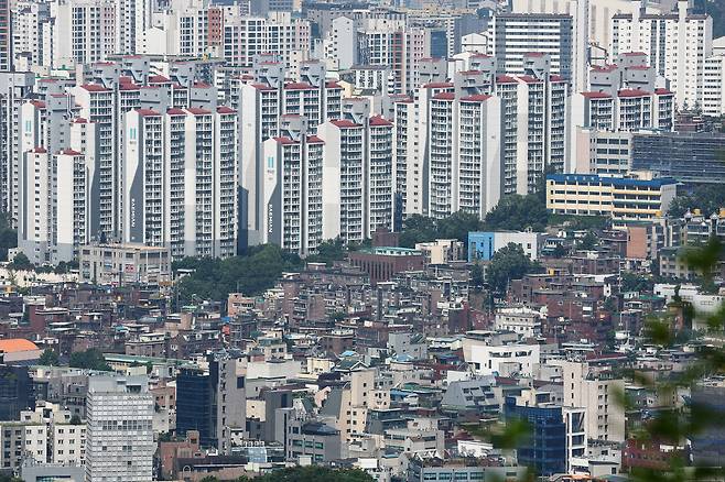 Apartment bulidings in Seoul (Yonhap)