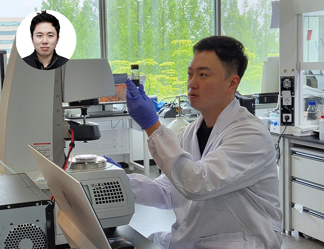 이번 연구를 수행한 스티브 박(왼쪽) KAIST 교수와 박규순 박사과정(육군 소령).[KAIST 제공]