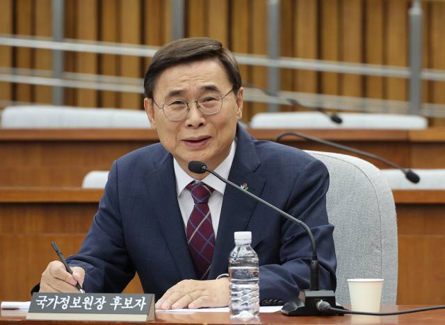 ▲ 이종석 국가정보원장 후보자가 19일 서울 여의도 국회 정보위원회에서 열린 인사청문회에서 위원 질의에 답하고 있다. ⓒ연합뉴스