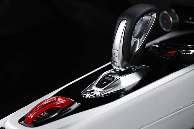 로터스 에미라 V6. 사진: 김학수 기자